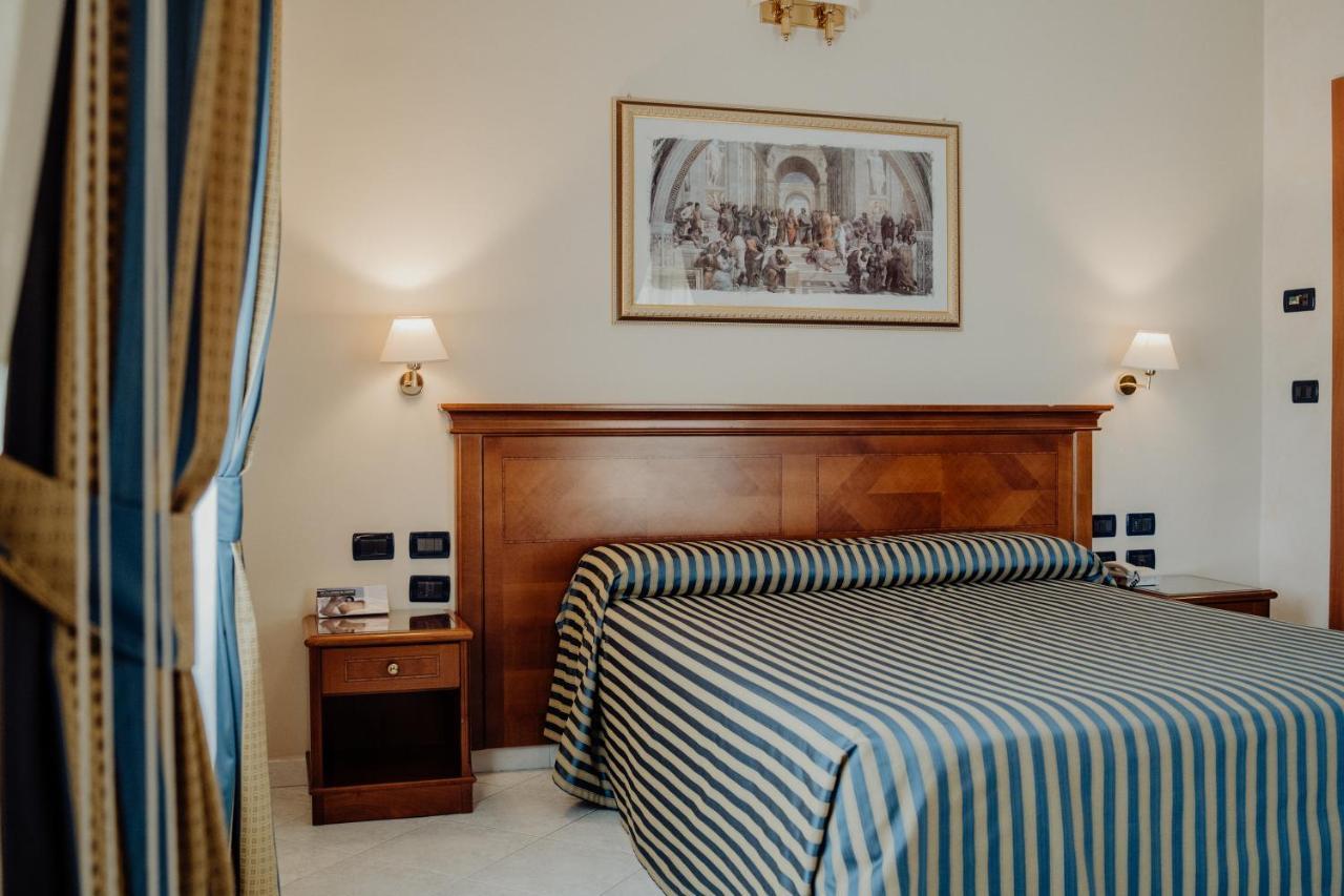 Niagara Hotel 3*