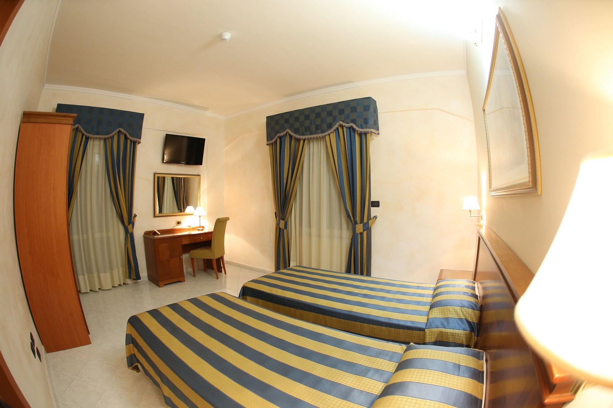Niagara Hotel 3*