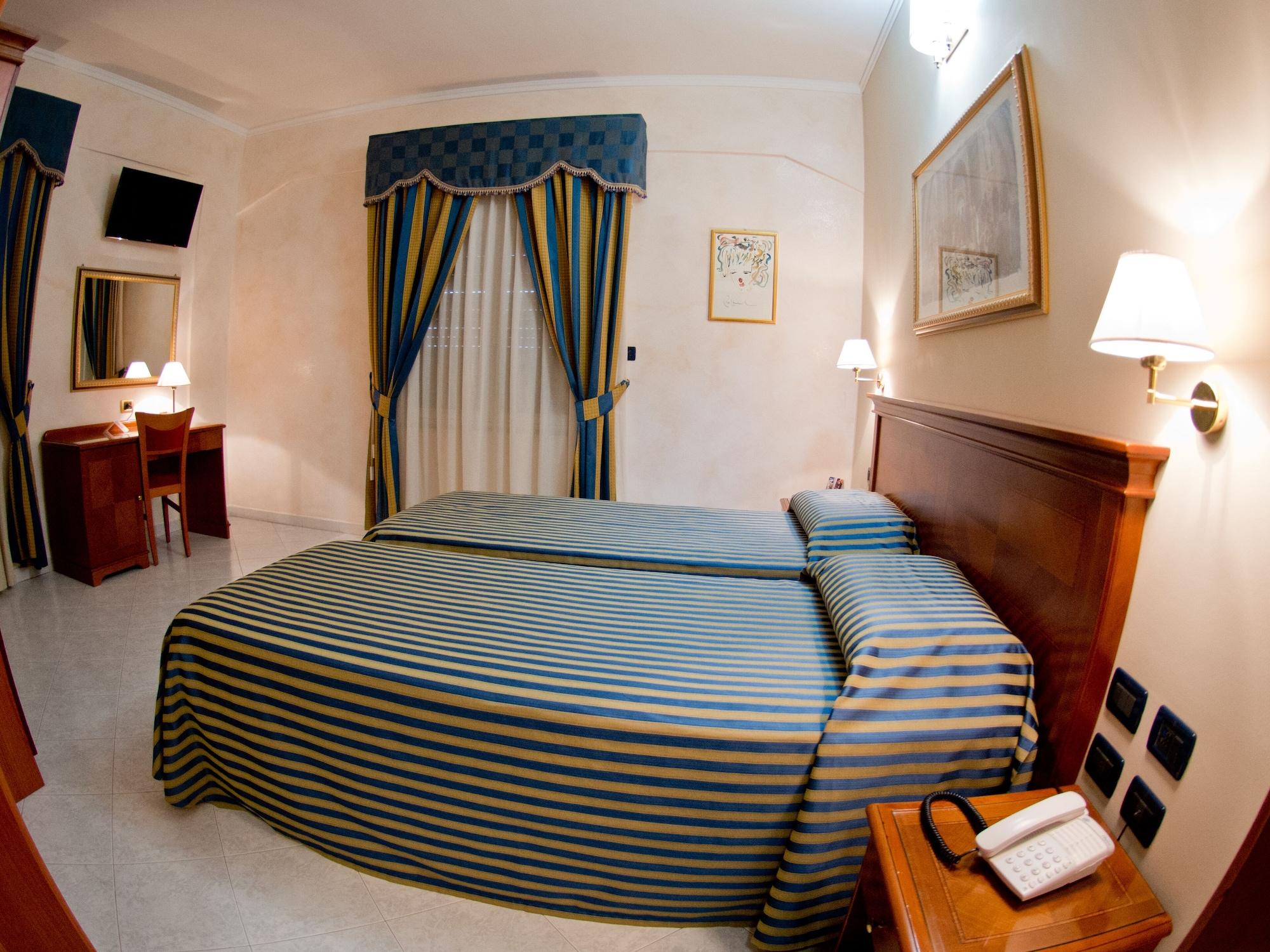 Niagara Hotel