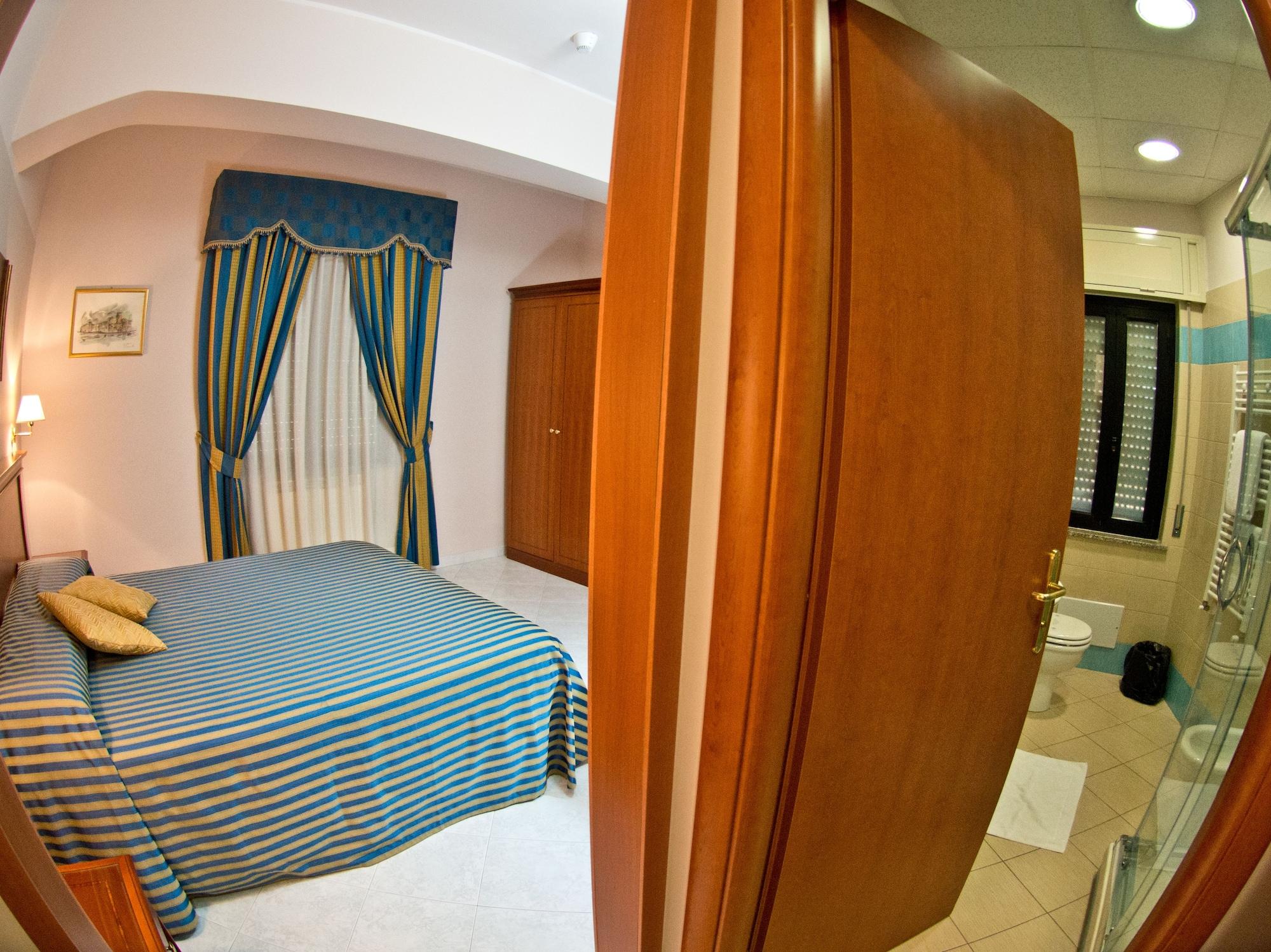 Niagara Hotel 3*